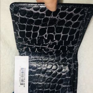 Dooney & Bourke wallet